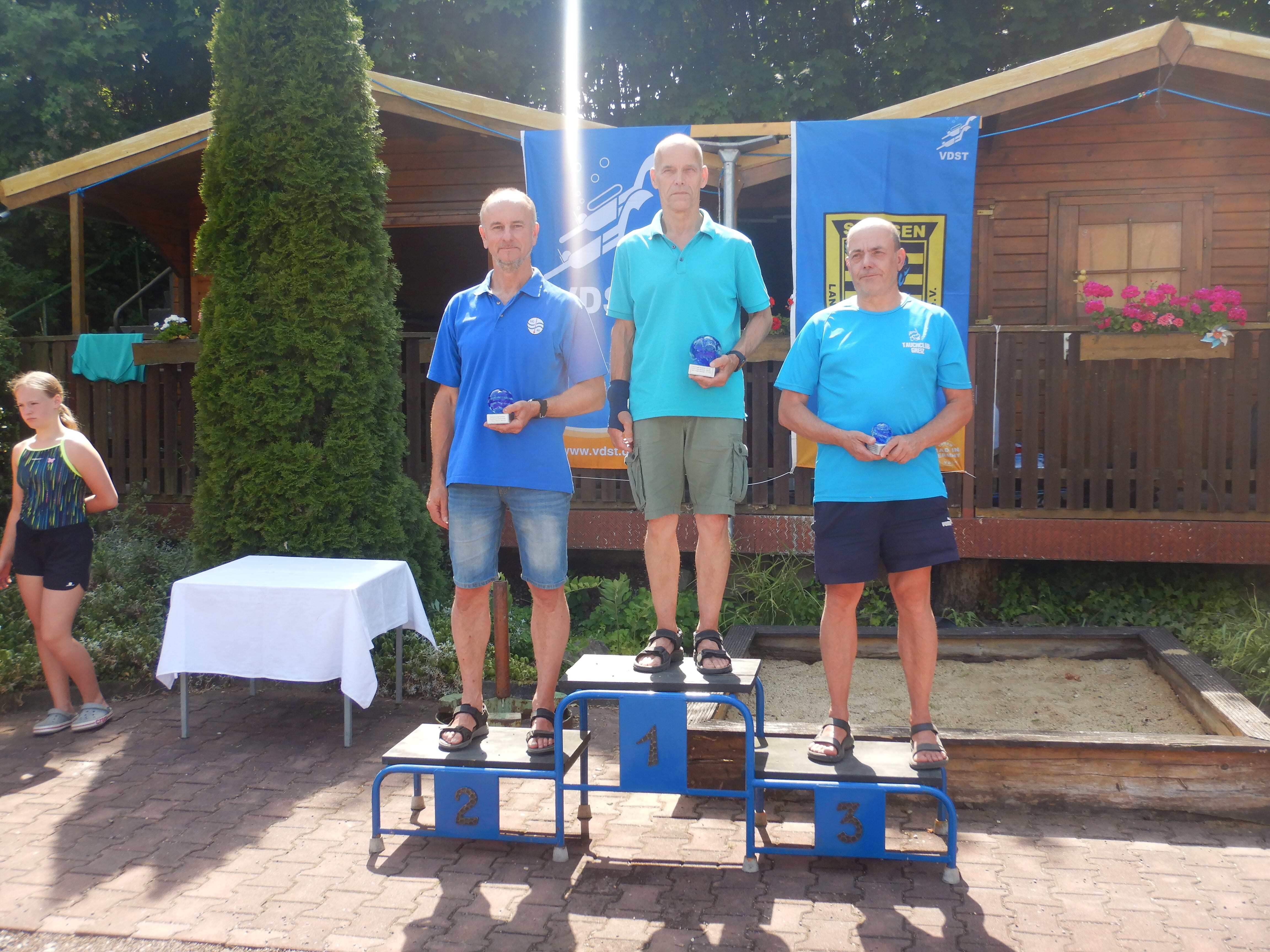 Siegerehrung Gesamtwertung der Herren-Masters: Bernhard Schulze (Platz 1), Hans-Ullrich Redlich (Platz 2), Mario Köhler (Platz 3) 